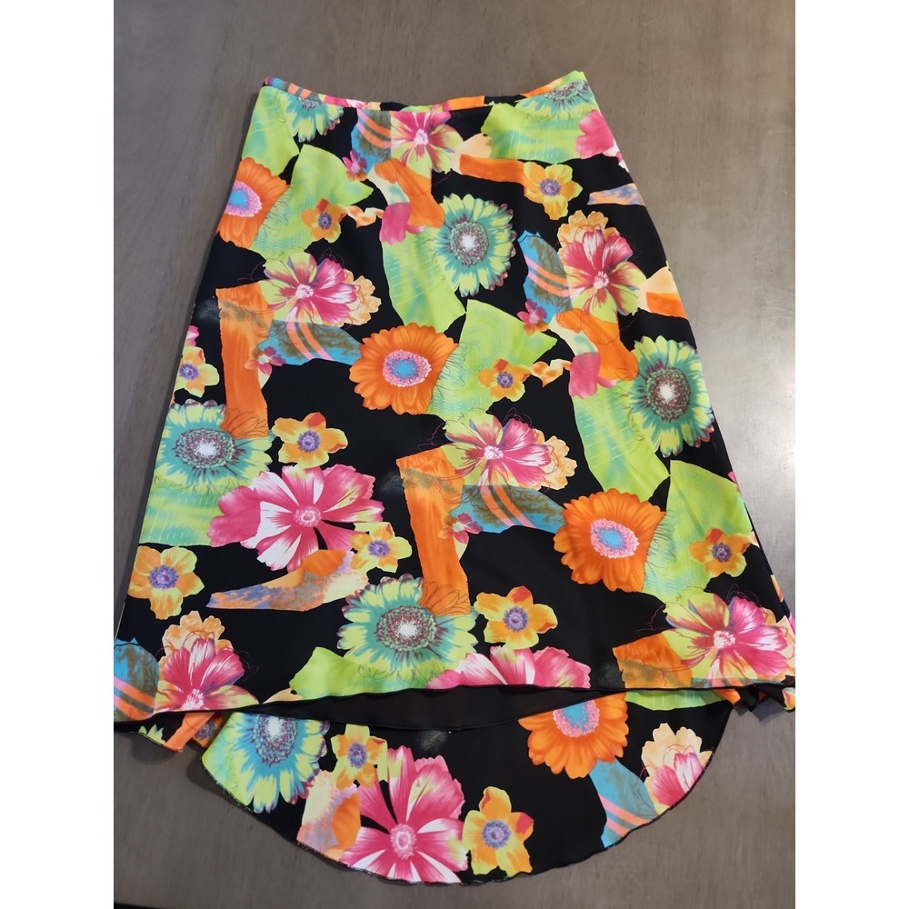 Tribal Women's Skirt Size 10 Vibrant Floral On Black Made Bulgaria Trendy Flowy